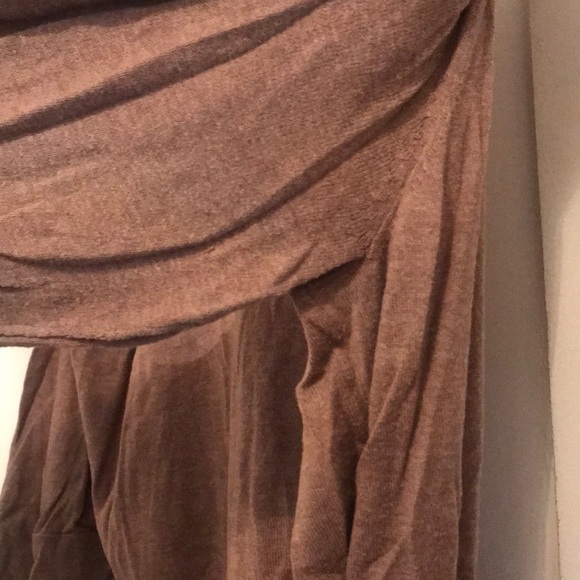 GAP Sweater - Picture 5 of 6